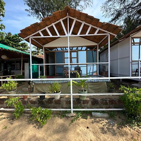 Mountain Palm Patnem Beach Exterior photo