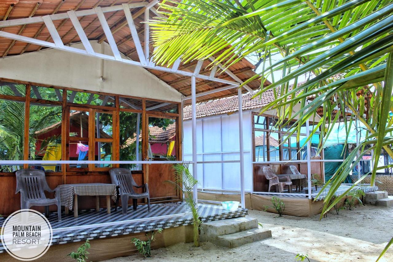 Mountain Palm Patnem Beach Exterior photo